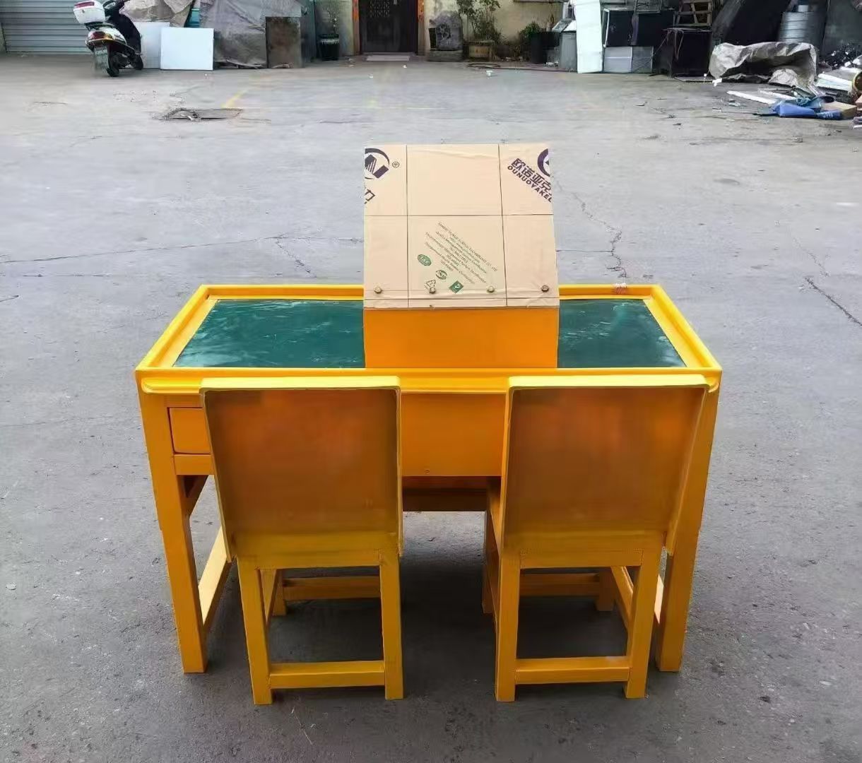 安多防静电导通桌井下煤矿火工品发放桌：危险品流转的安全守护者